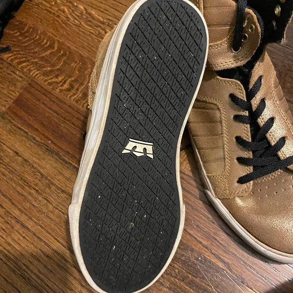 Supra 👑 skytop size 3.5 gold high tops - Picture 6 of 7